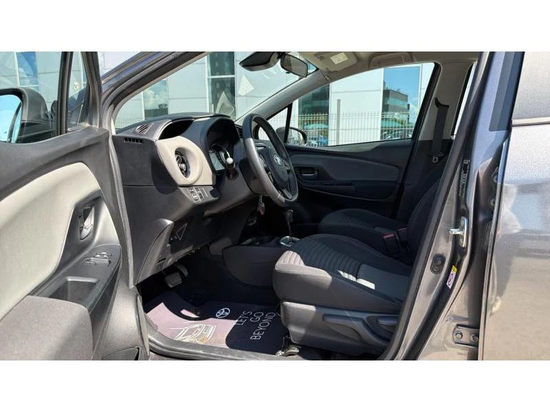 Toyota Yaris 1.5P HYBRID FANCY, снимка 12 - Автомобили и джипове - 54844687