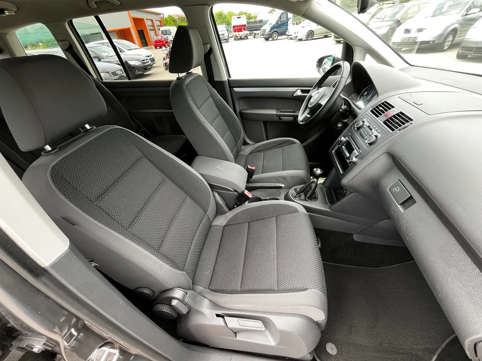 VW Touran 1.6TDI Италия - изображение 10