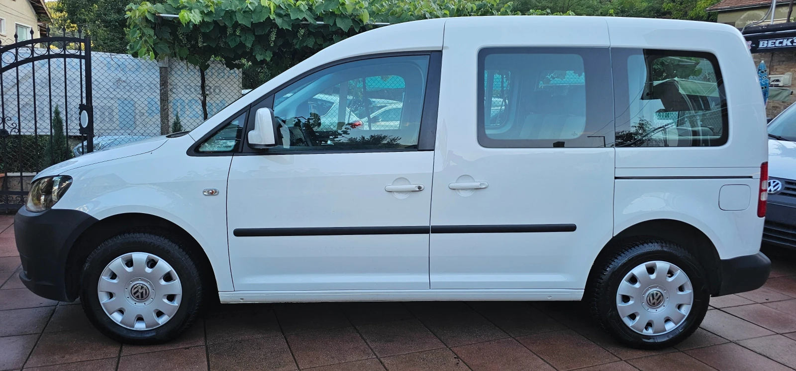 VW Caddy 1.2TSI !!!!! РЕАЛНИ 69000км НОВ АВТОМОБИЛ - изображение 6
