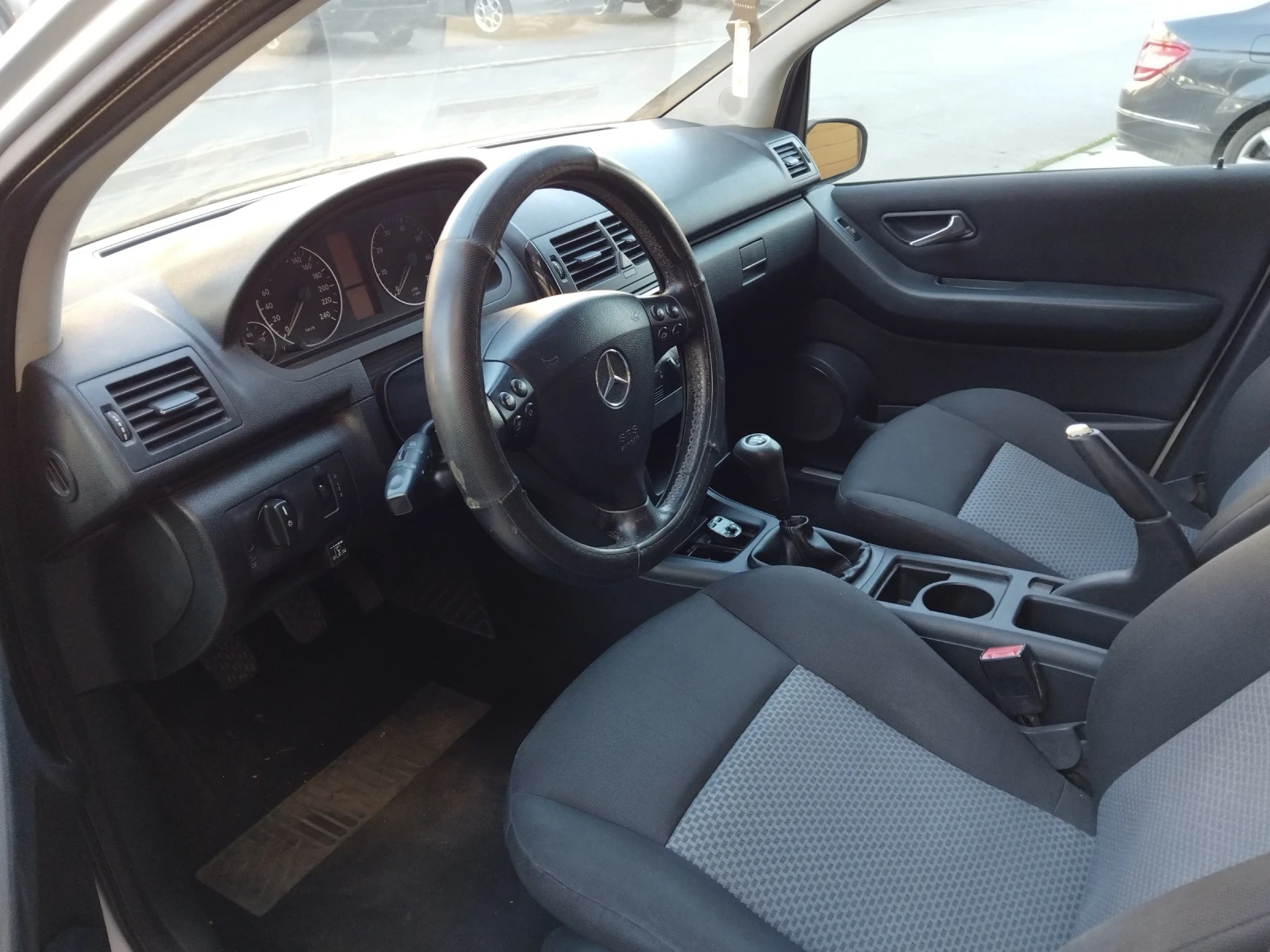 Mercedes-Benz A 170 1.7..КЛИМА..ГАЗ - изображение 3