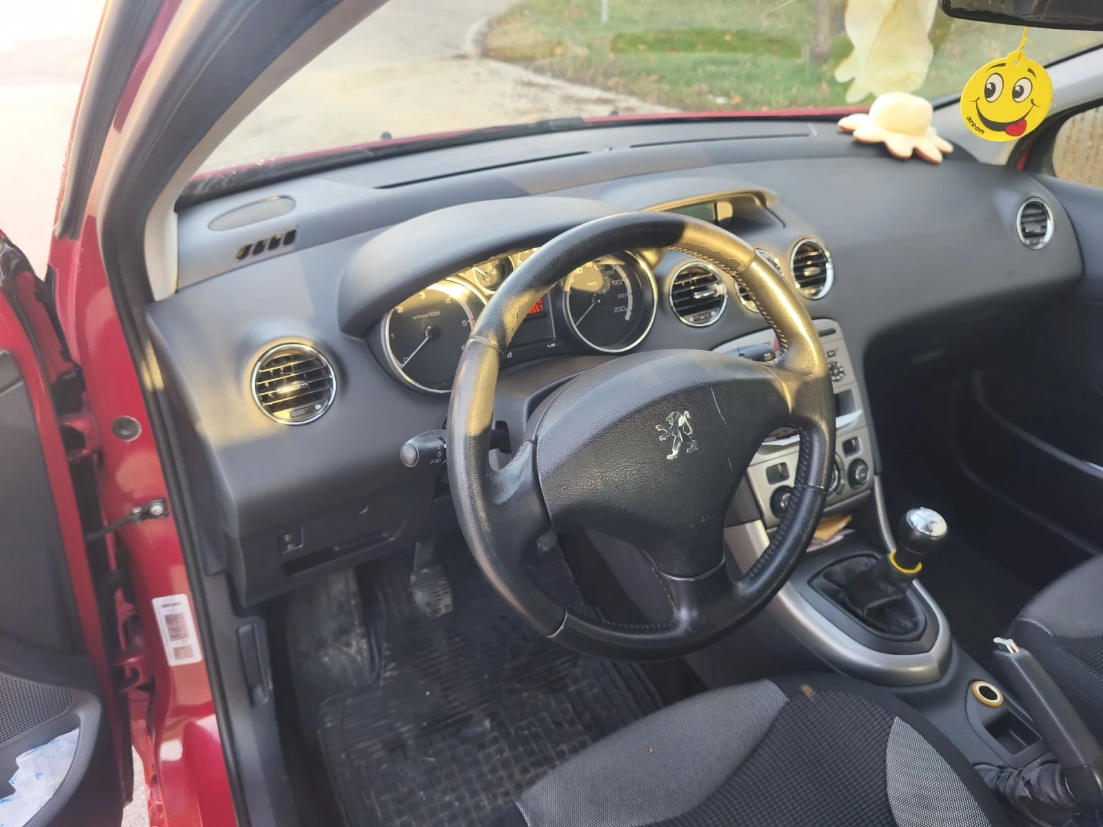 Peugeot 308 1.6 HDI 90к.с. климатроник 5 врати - изображение 7