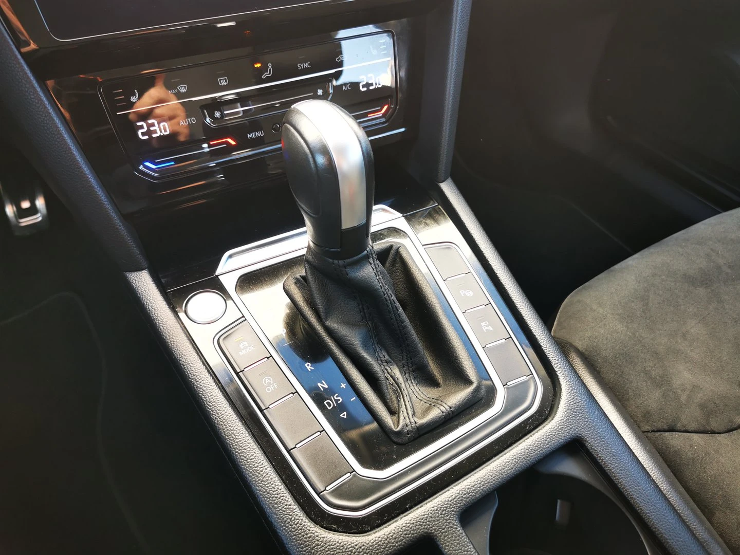 VW Arteon Elegance 2.0 TDI SCR DSG | Mobile.bg   10