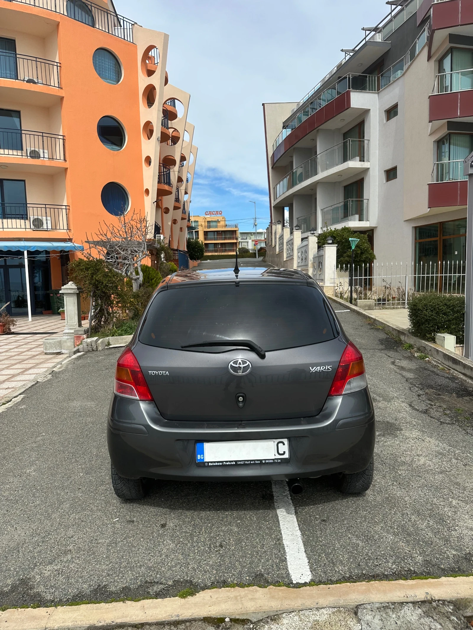 Toyota Yaris 1.3 VVT-i, снимка 6 - Автомобили и джипове - 54006500