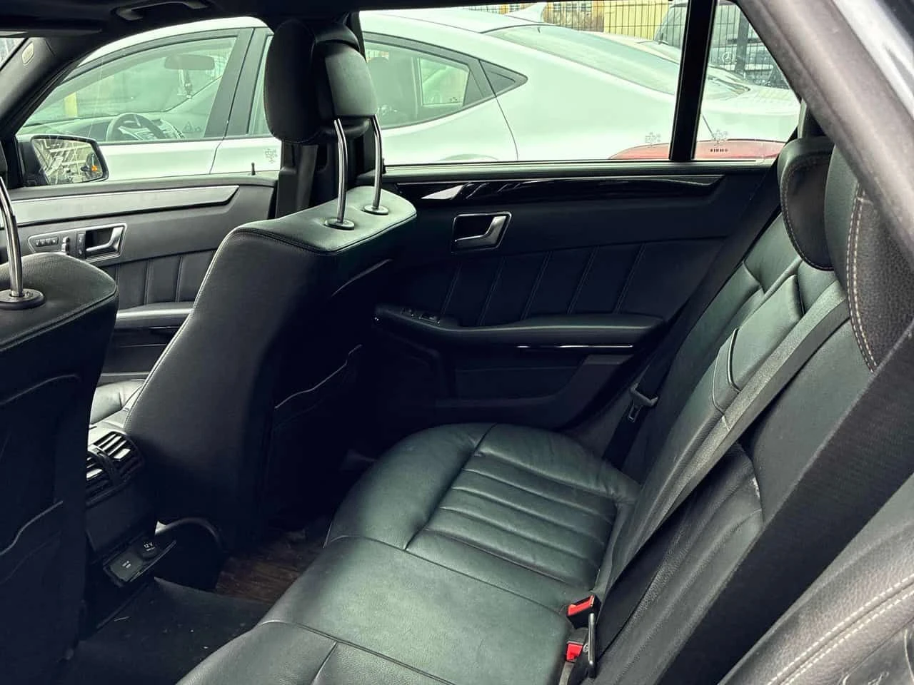 Mercedes-Benz E 400 * CARFAX * ЦЕНА ДО БГ, снимка 10 - Автомобили и джипове - 54081846