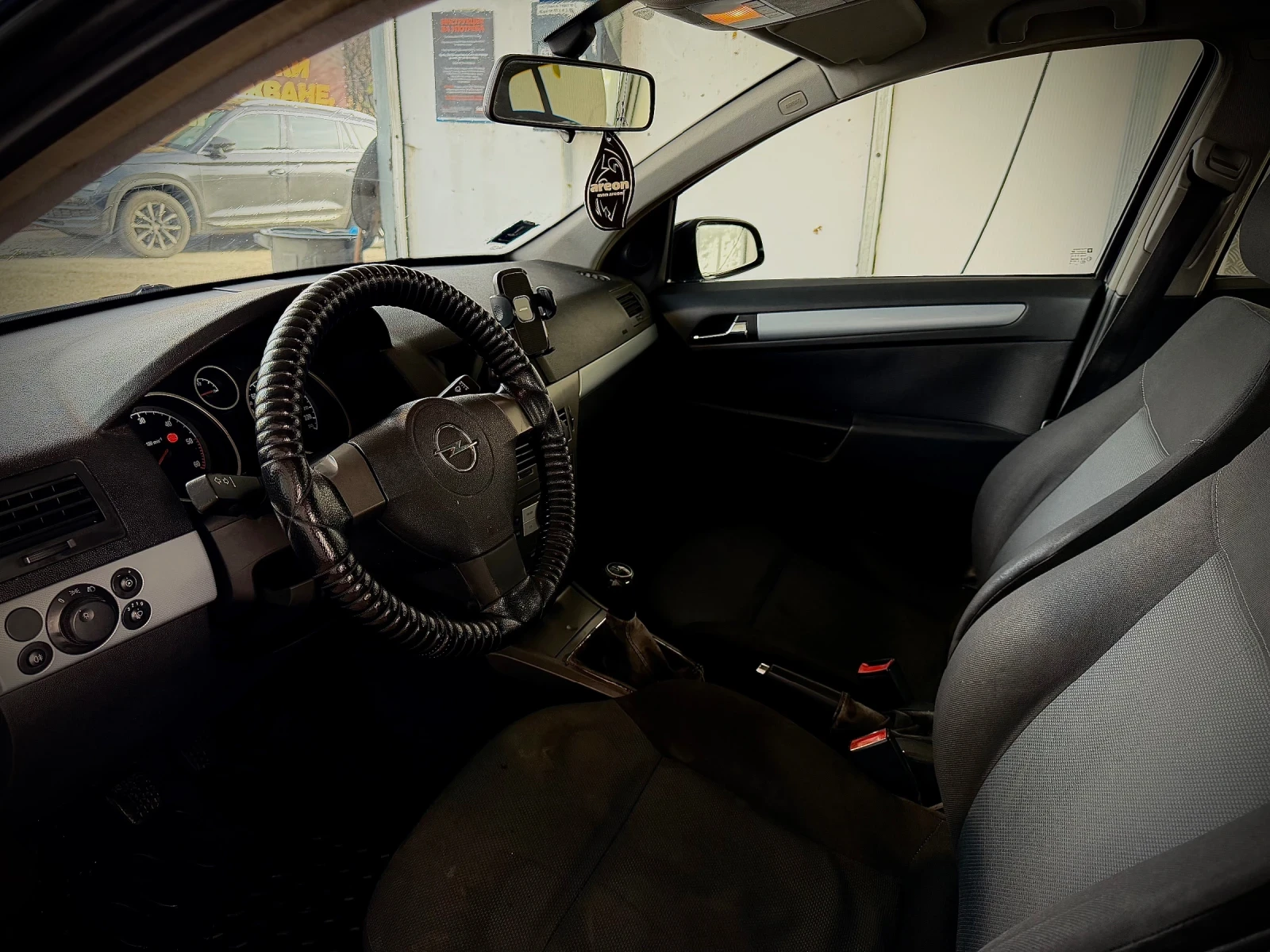 Opel Astra 1.7 CDTI, снимка 4 - Автомобили и джипове - 54371071