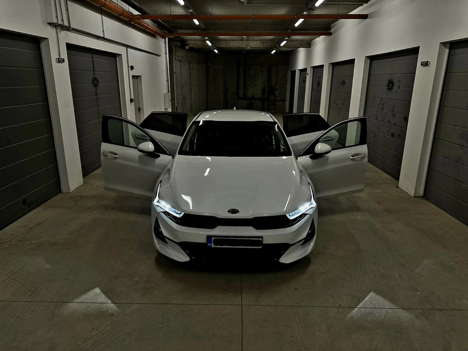 Kia K5 Джойстик* Обдухване* Keyless* Сензори, снимка 9 - Автомобили и джипове - 54443039