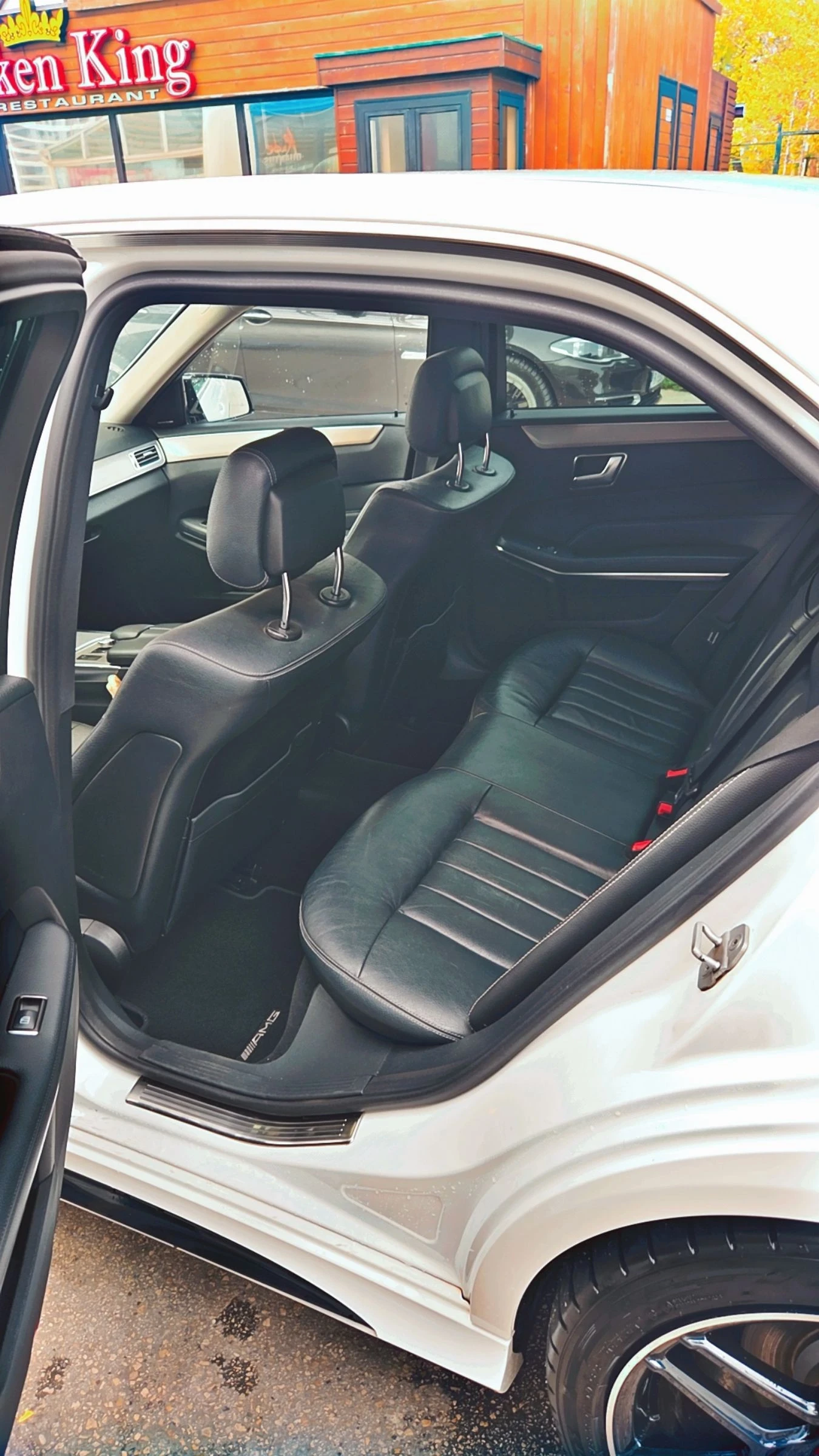 Mercedes-Benz E 350 3.5CDI BlueTech, снимка 7 - Автомобили и джипове - 55137727