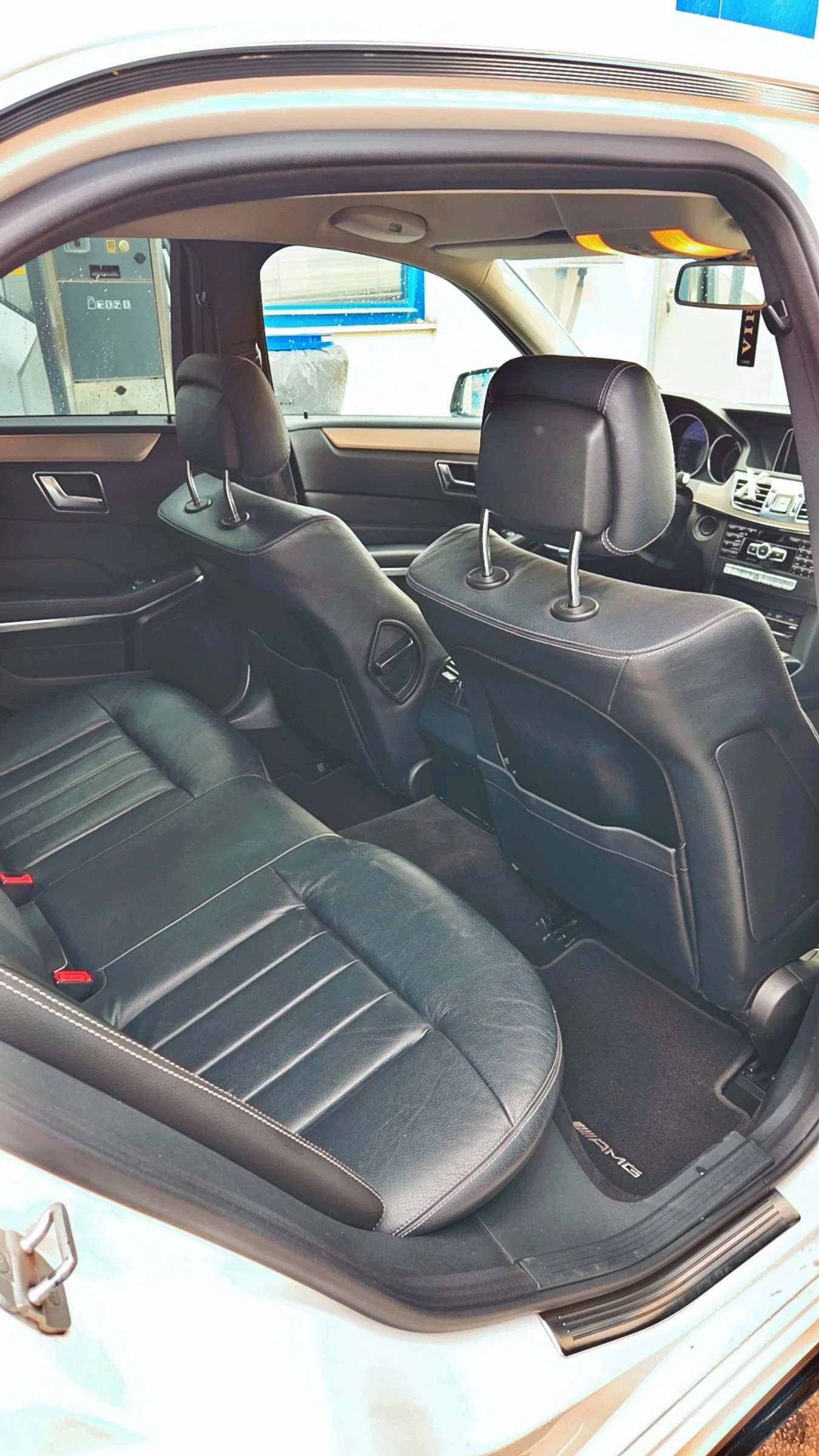 Mercedes-Benz E 350 3.5CDI BlueTech, снимка 9 - Автомобили и джипове - 55137727