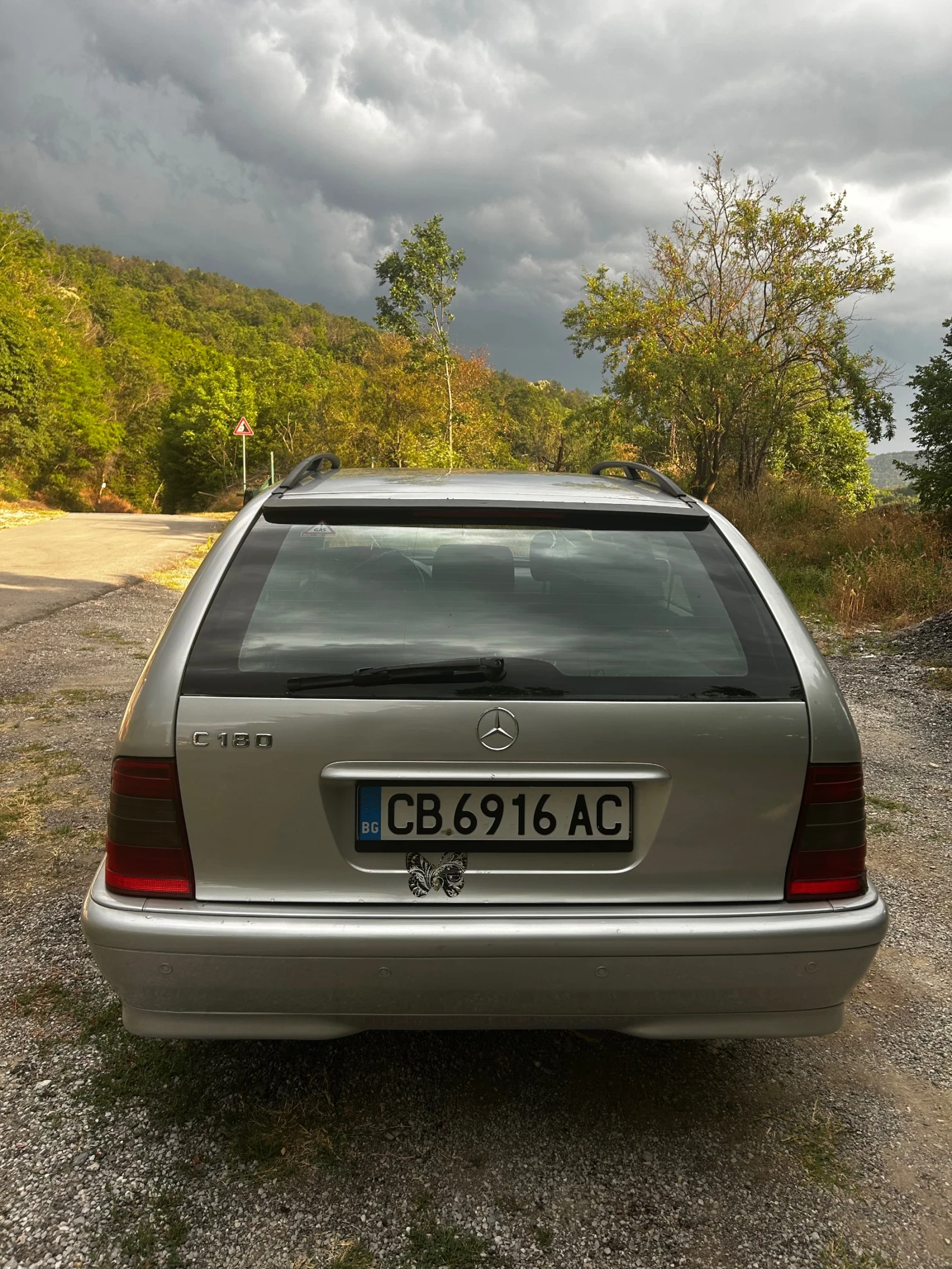 Mercedes-Benz C 180, снимка 4 - Автомобили и джипове - 55151138