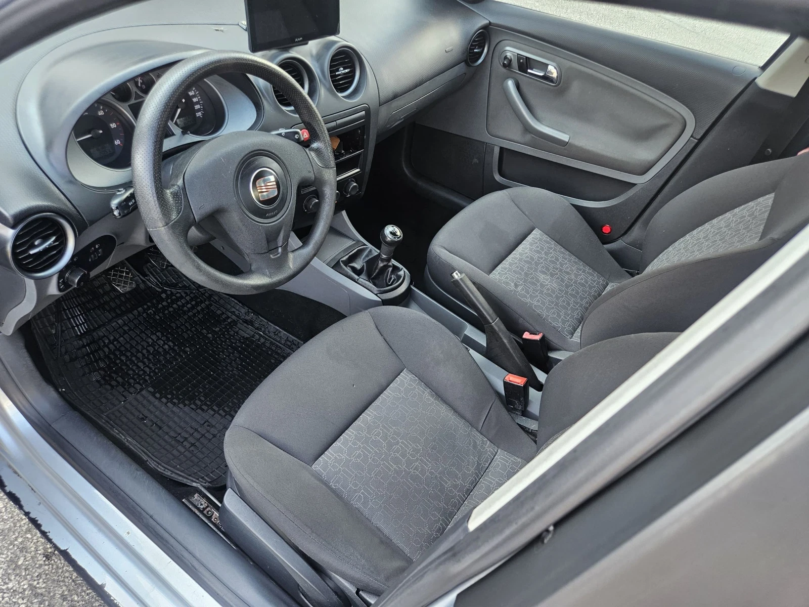 Seat Ibiza 1.4TDI* Face-Lift* Климатик , снимка 6 - Автомобили и джипове - 55177588