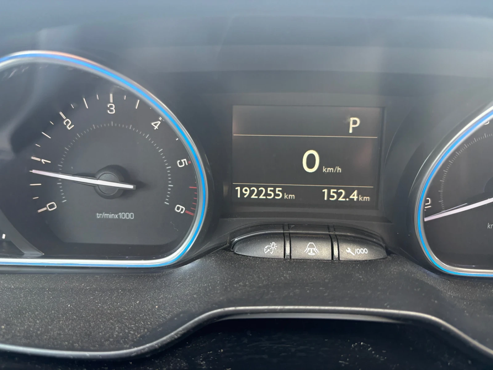 Peugeot 2008 1.5hdi-Автоматик-Навигация, снимка 12 - Автомобили и джипове - 55182647