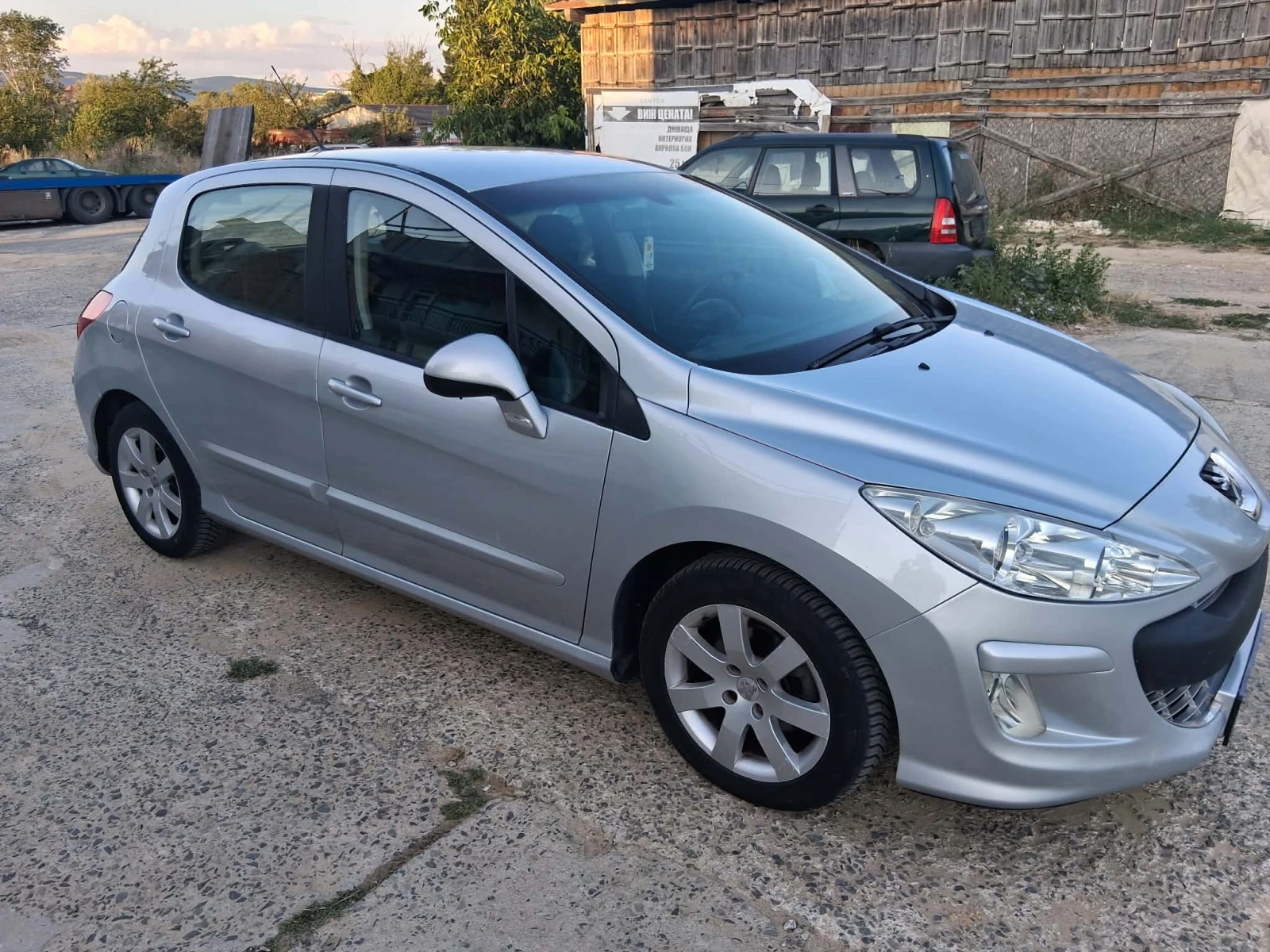 Peugeot 308 1.6  HDI Premium, снимка 6 - Автомобили и джипове - 55418183