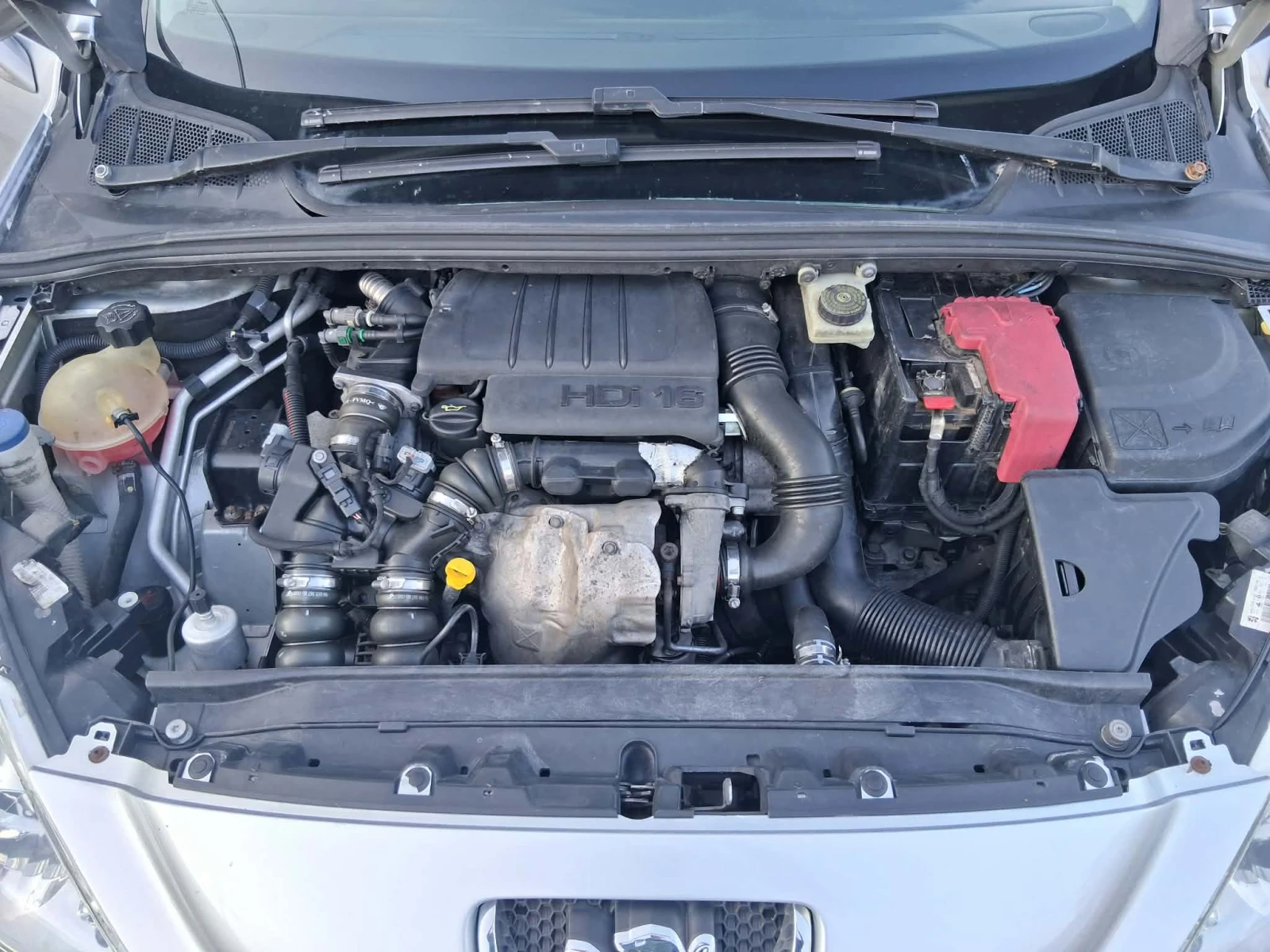 Peugeot 308 1.6  HDI Premium, снимка 16 - Автомобили и джипове - 55418183