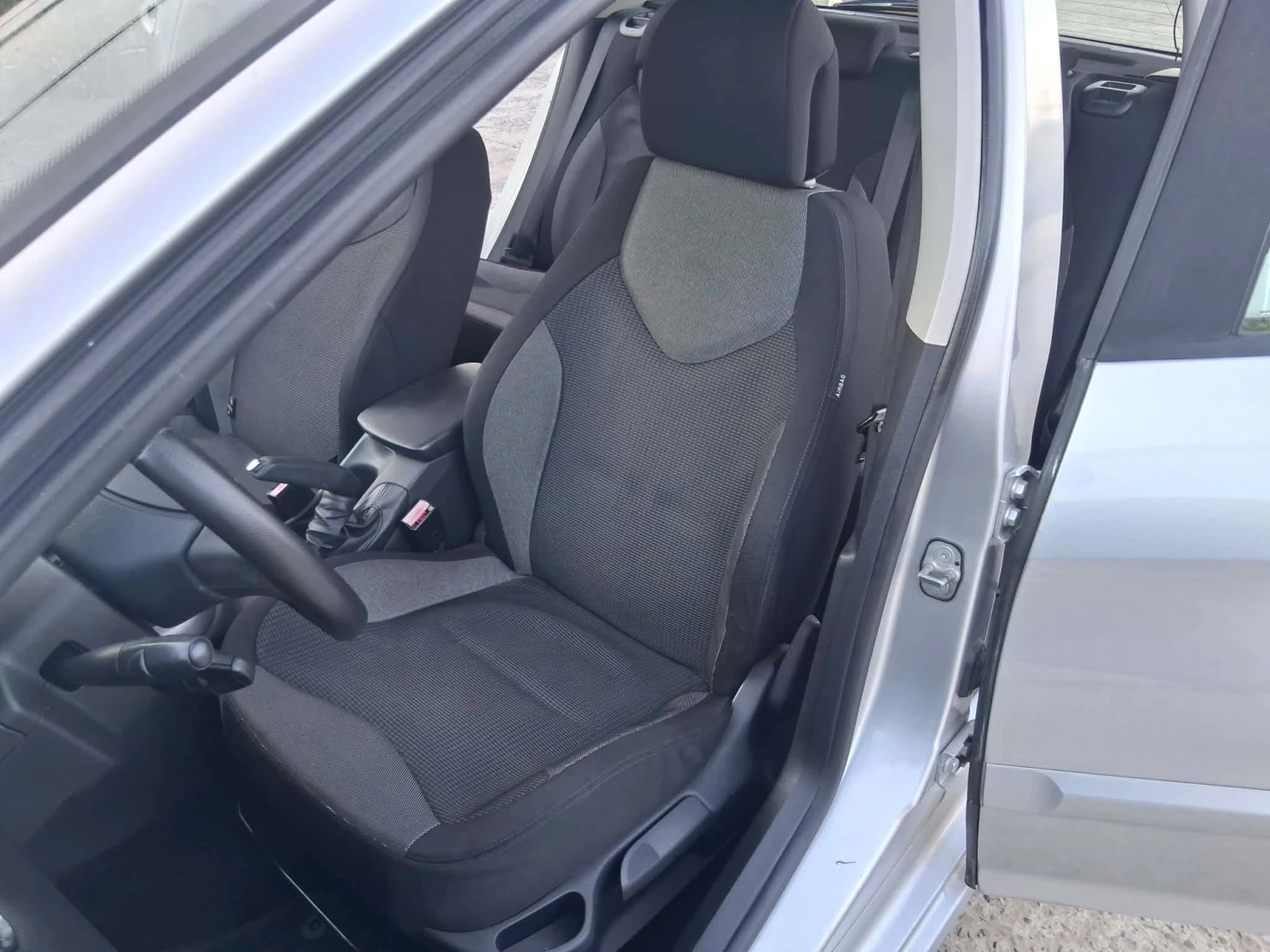 Peugeot 308 1.6  HDI Premium, снимка 10 - Автомобили и джипове - 55418183