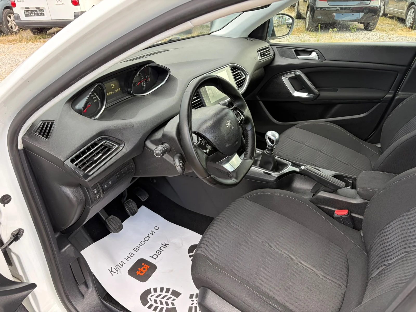 Peugeot 308 1.6hdi, снимка 14 - Автомобили и джипове - 55662469