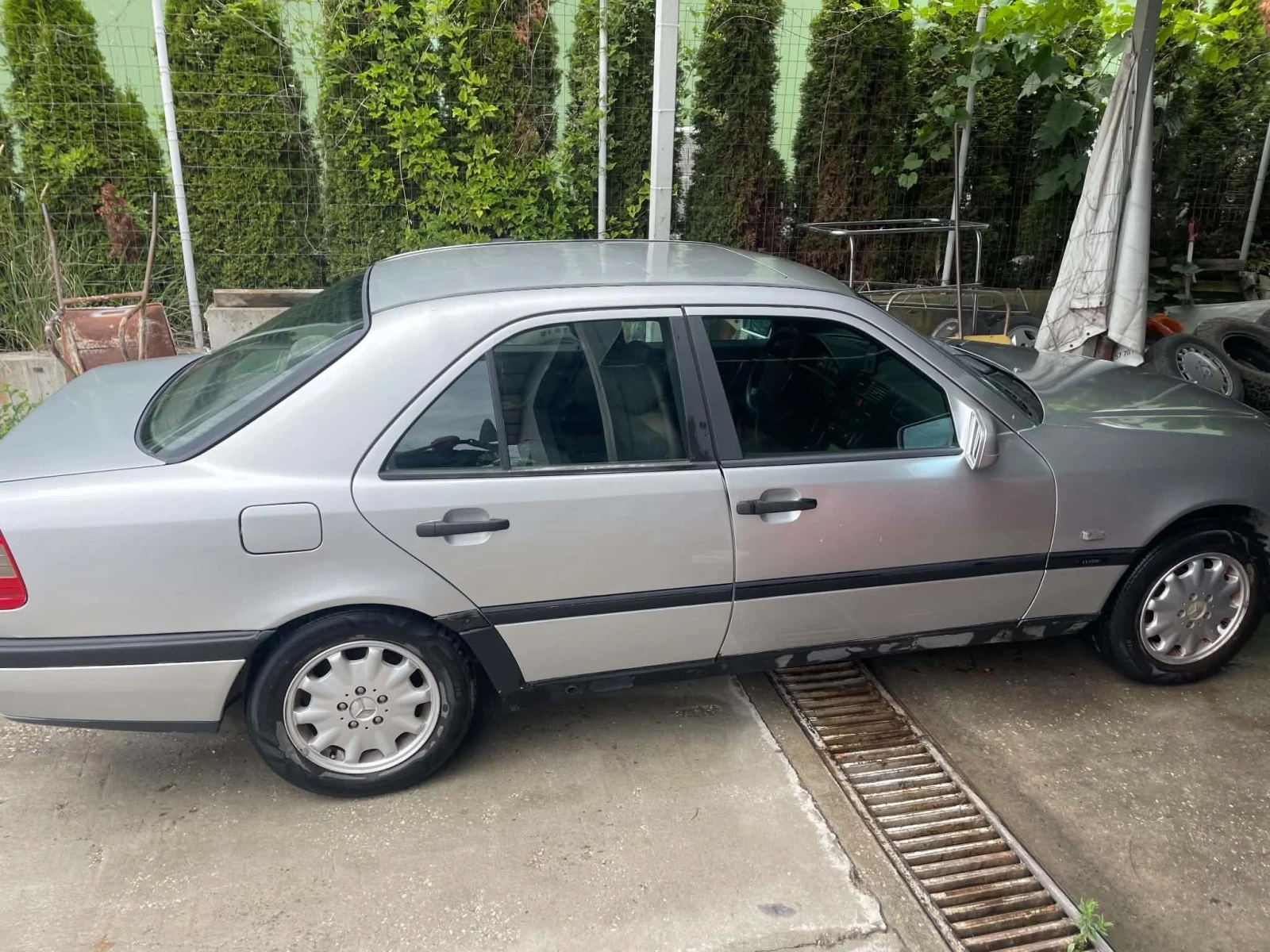 Mercedes-Benz C 180, снимка 3 - Автомобили и джипове - 55690598