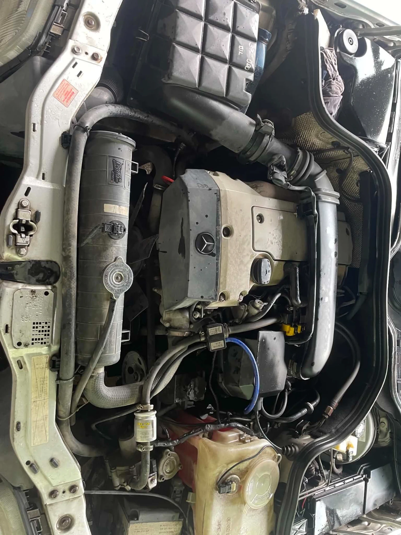 Mercedes-Benz C 180, снимка 7 - Автомобили и джипове - 55690598