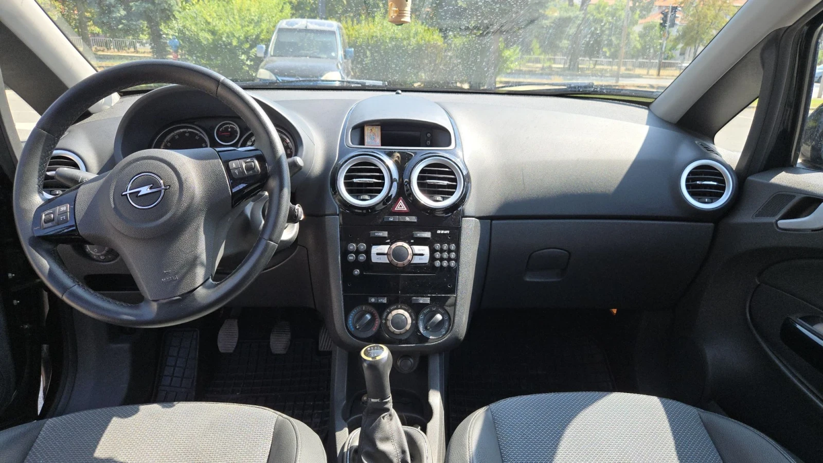 Opel Corsa D 1.4i, снимка 12 - Автомобили и джипове - 55778383