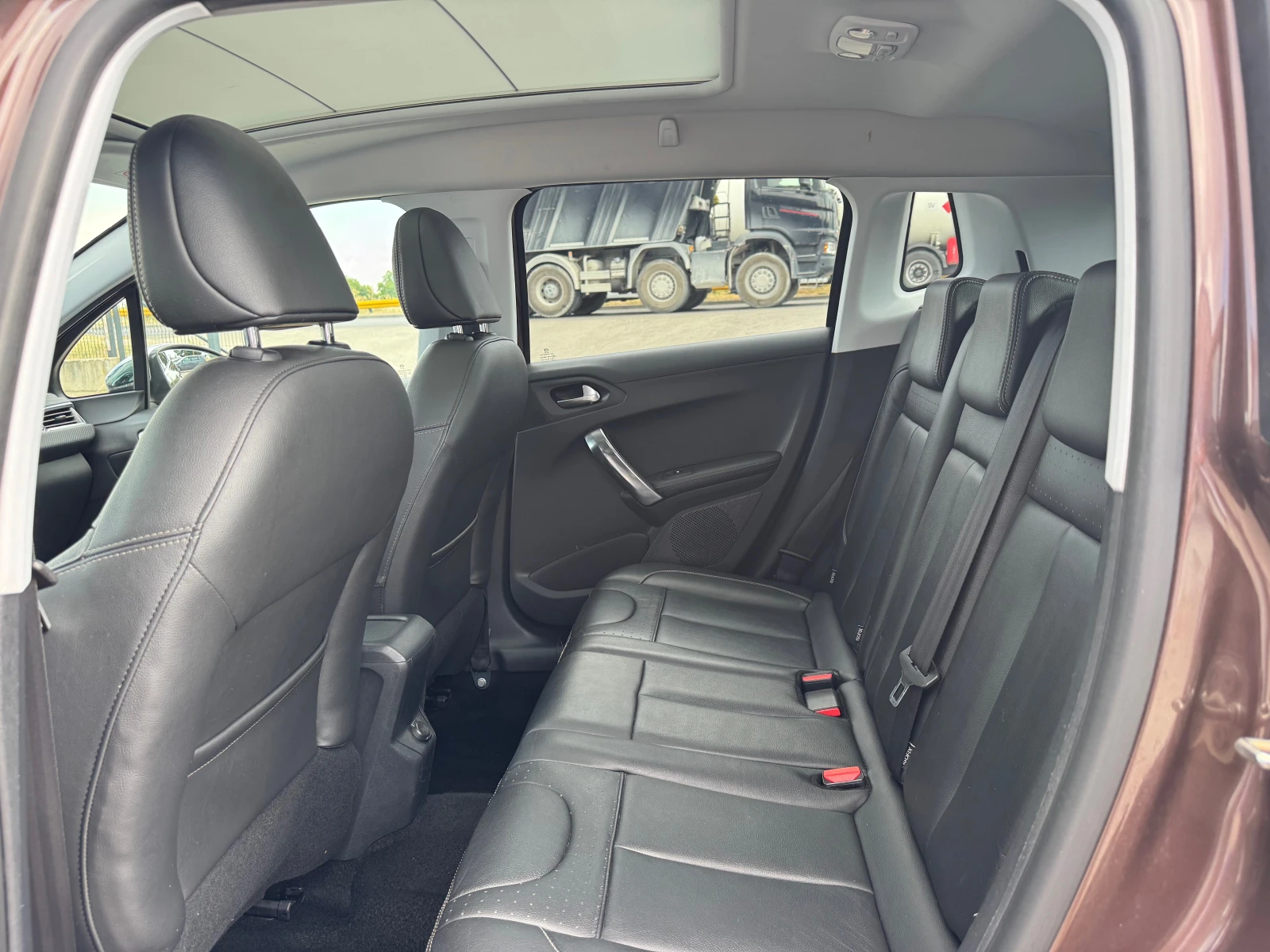 Peugeot 2008 1.6 HDI 120kc Grip Controll Панорама Кожа-подгрев , снимка 14 - Автомобили и джипове - 55803440