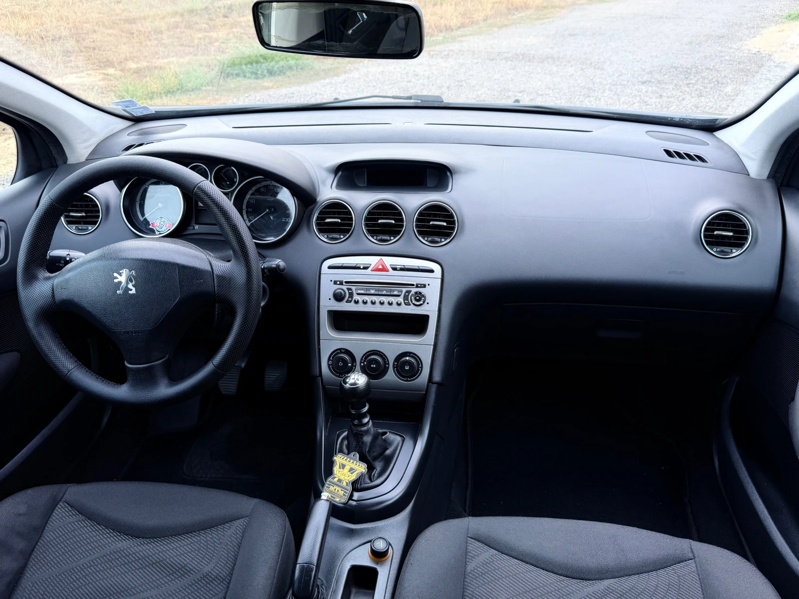Peugeot 308 SW / РЕГИСТРИРАНА И ВСИЧКО ПЛАТЕНО, снимка 10 - Автомобили и джипове - 56168234