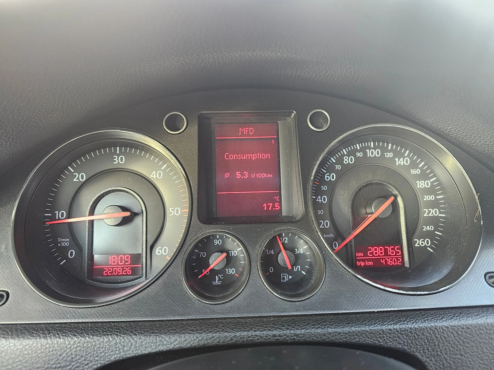 VW Passat, снимка 13 - Автомобили и джипове - 56205794