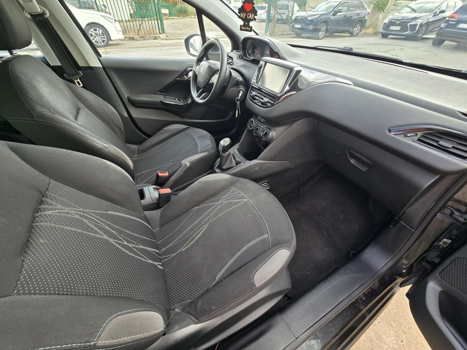 Peugeot 208 1.4 HDI, снимка 12 - Автомобили и джипове - 56222540