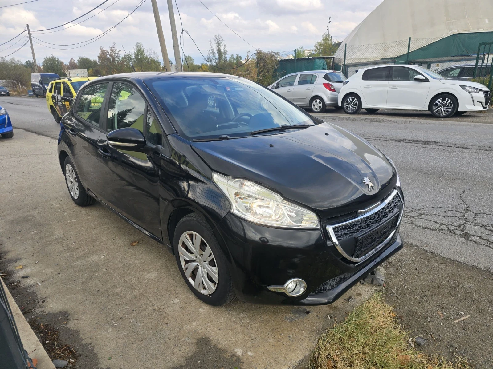 Peugeot 208 1.4 HDI, снимка 3 - Автомобили и джипове - 56222540