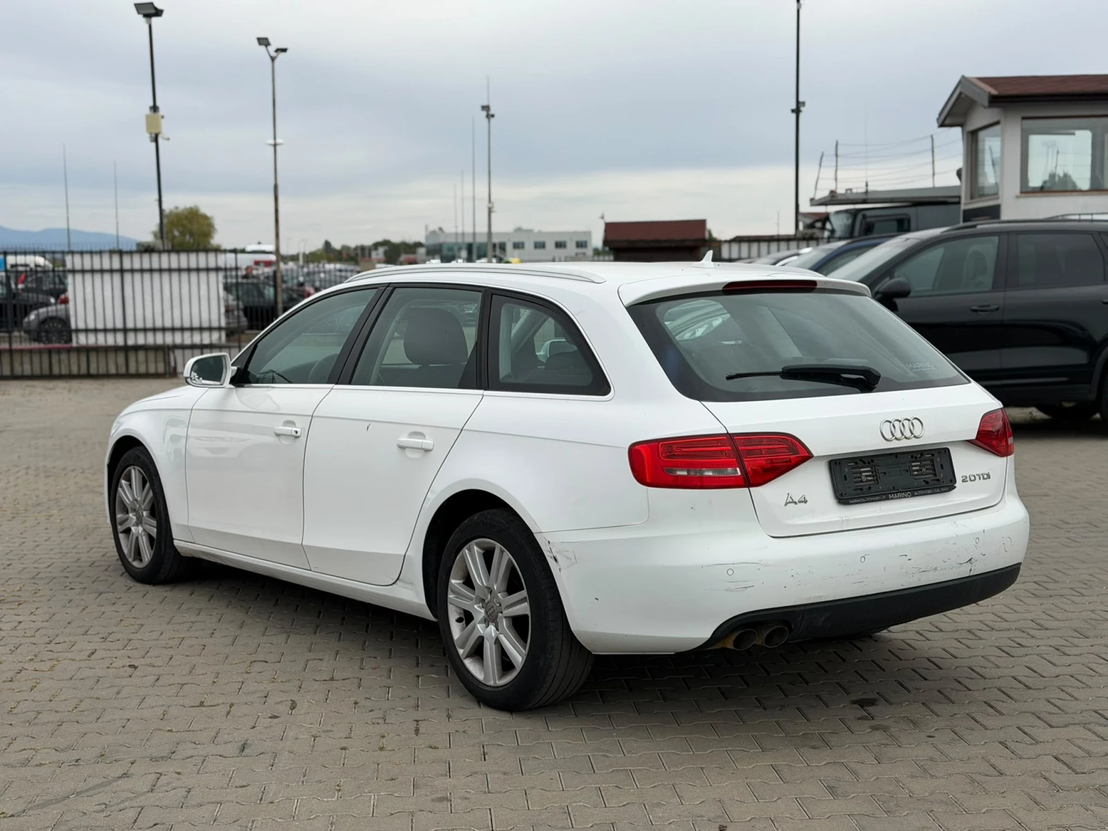Audi A4 / 2.0TDI / 170HP / EURO 5 / NAVI /, снимка 3 - Автомобили и джипове - 56224357