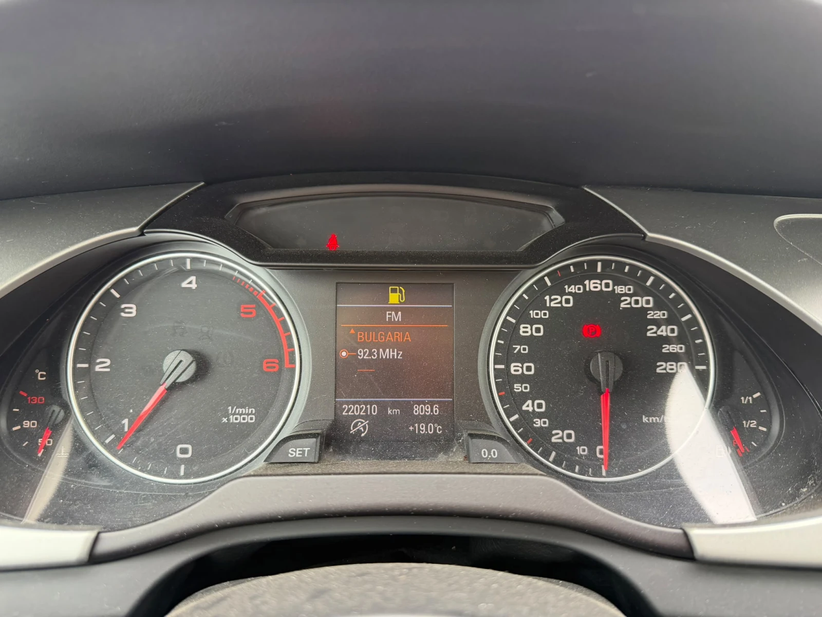 Audi A4 / 2.0TDI / 170HP / EURO 5 / NAVI /, снимка 15 - Автомобили и джипове - 56224357