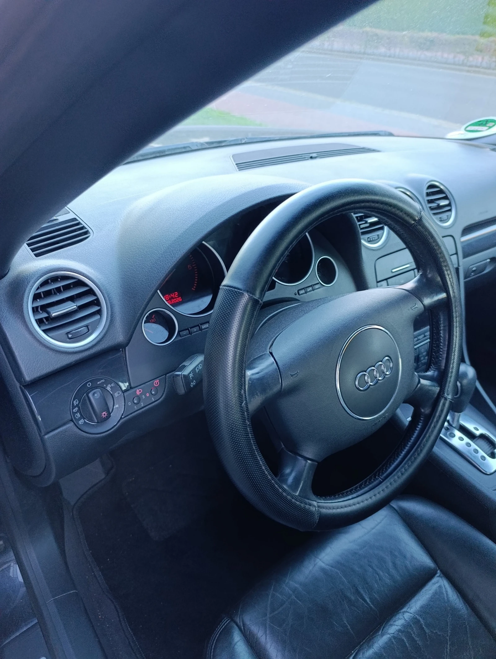 Audi A4 2.5 tdi cabriolet, снимка 6 - Автомобили и джипове - 56227295