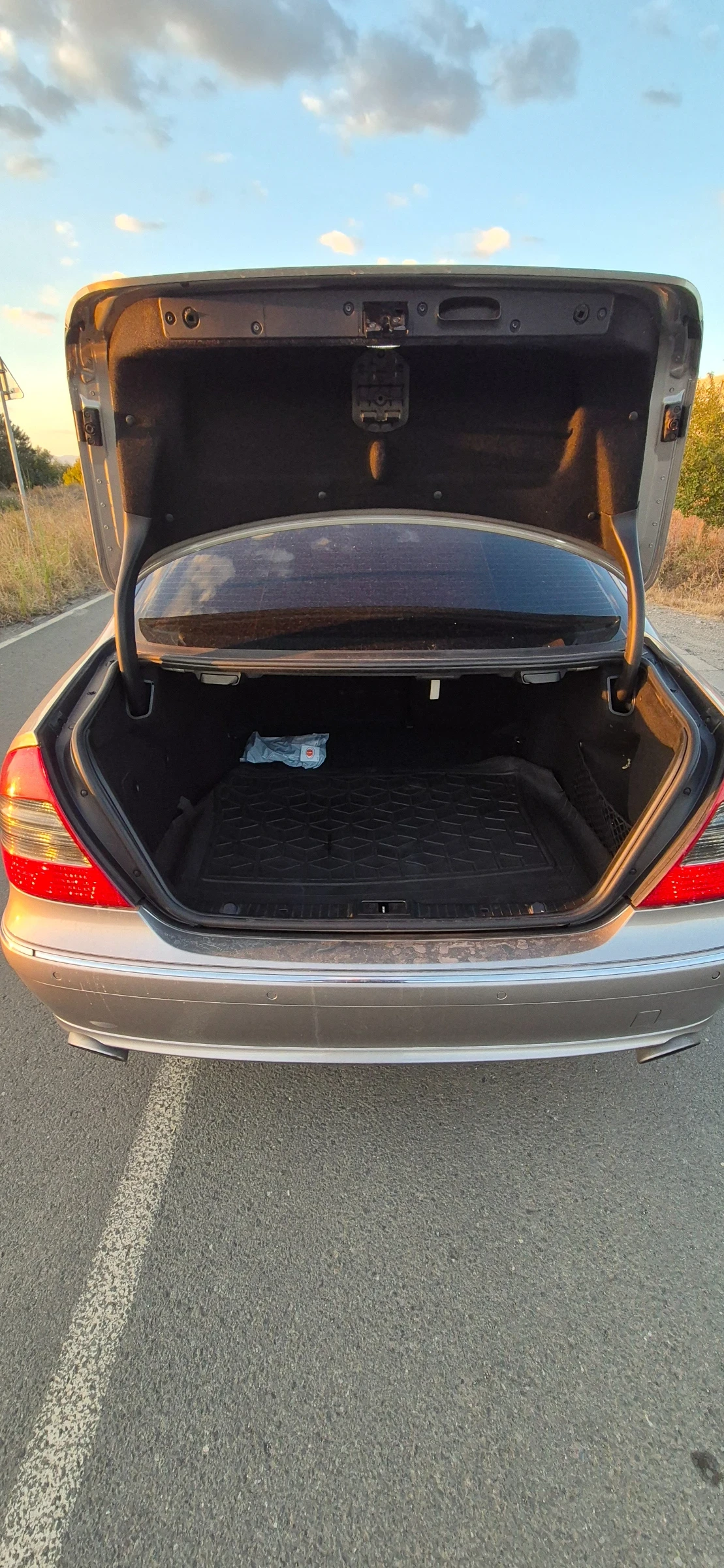Mercedes-Benz E 320 3.2, снимка 5 - Автомобили и джипове - 56423721