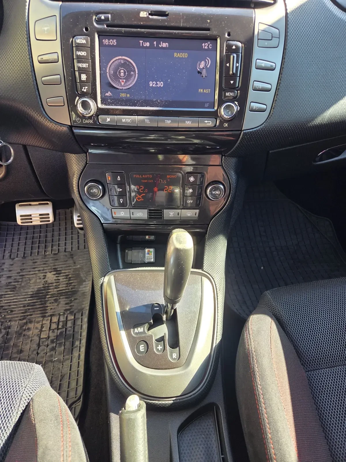 Fiat Bravo 1.6 Multijet//Avtomatik\\, снимка 8 - Автомобили и джипове - 56316106