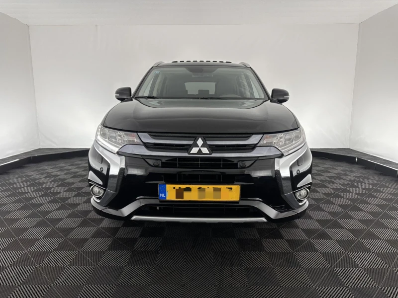 Mitsubishi Outlander Luxory, дистроник, кожа, 360 камера, ел пакет, 4х4, снимка 3 - Автомобили и джипове - 47893111