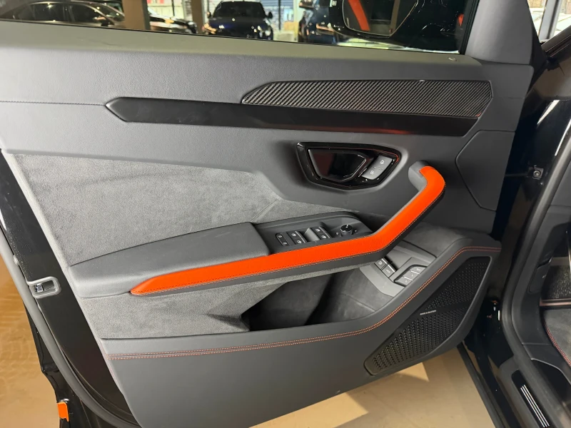 Lamborghini Urus SE Наличен , снимка 8 - Автомобили и джипове - 52719461