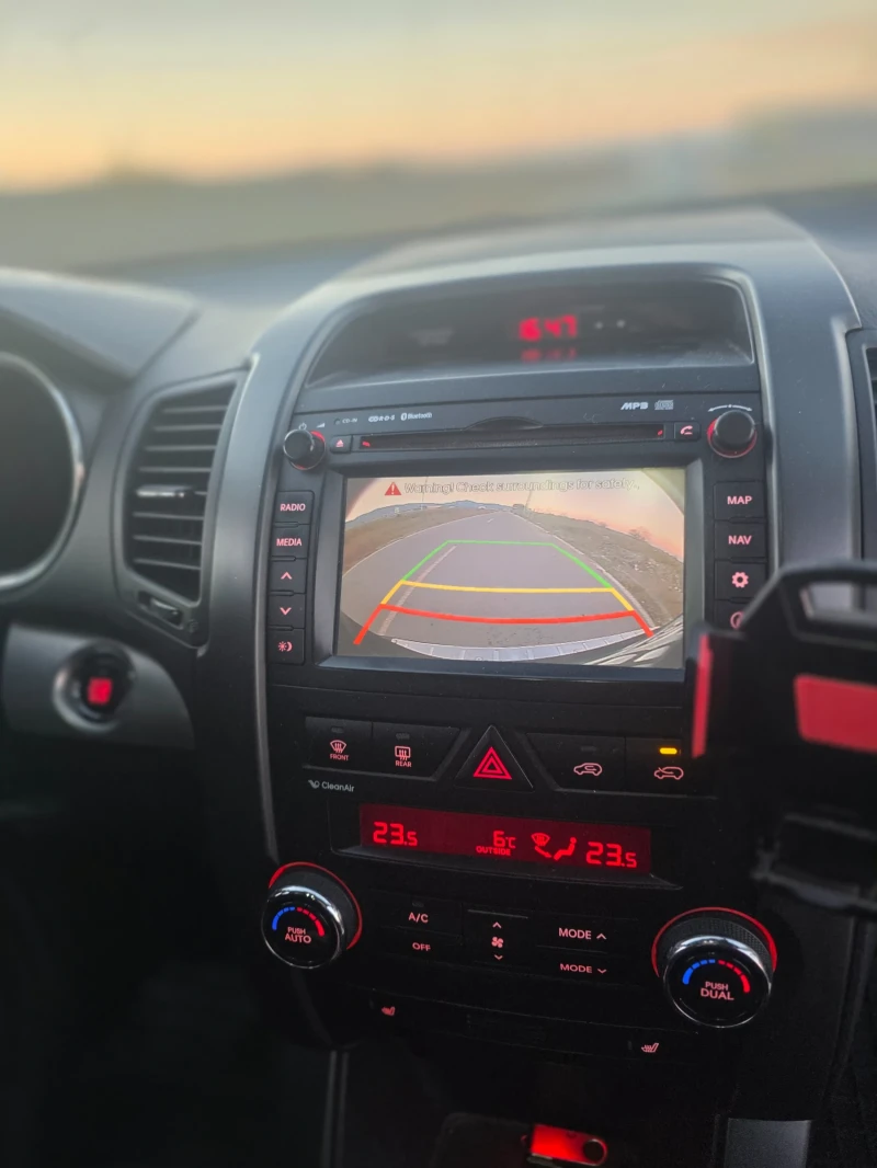 Kia Sorento, снимка 6 - Автомобили и джипове - 52792462