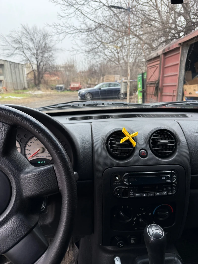 Jeep Cherokee Sport, снимка 9 - Автомобили и джипове - 53217730