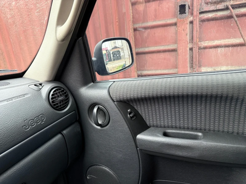 Jeep Cherokee Sport, снимка 8 - Автомобили и джипове - 53217730