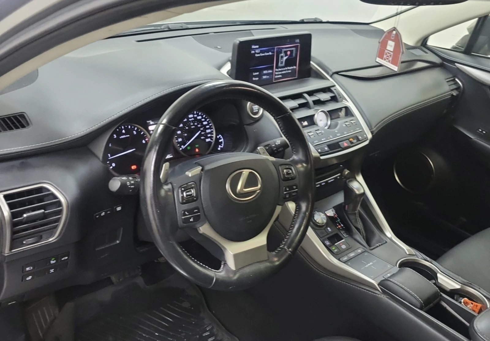 Lexus NX 300  - изображение 9