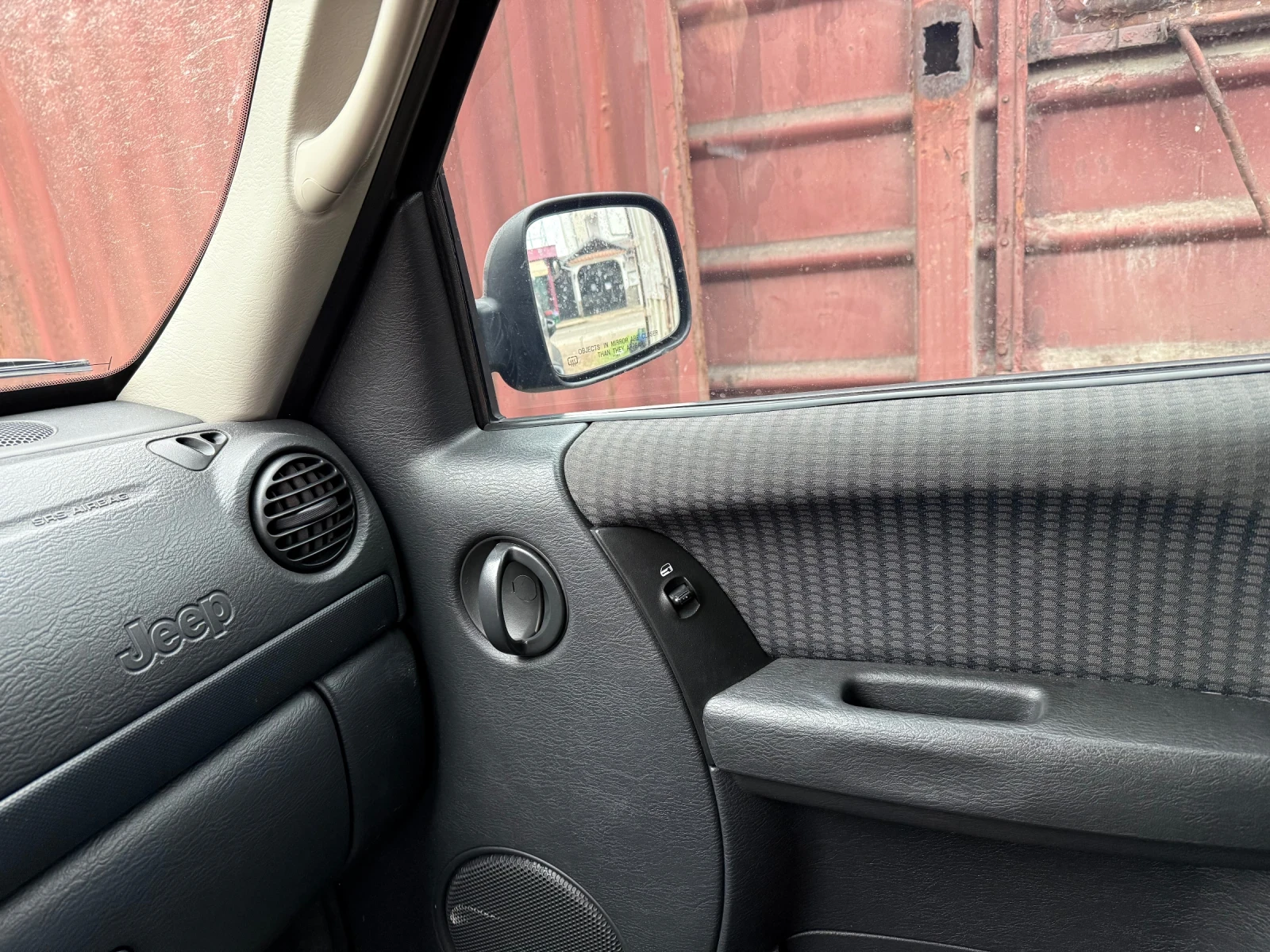 Jeep Cherokee Sport - изображение 8