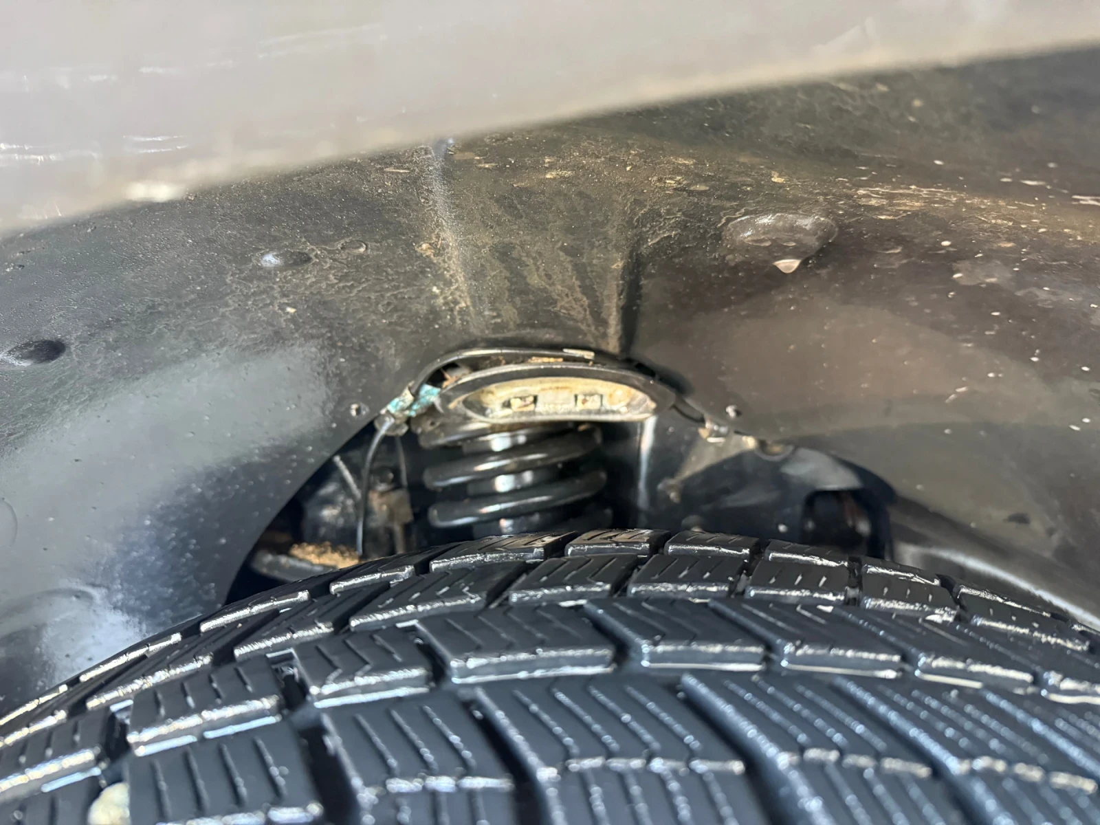 Jeep Cherokee Sport, снимка 16 - Автомобили и джипове - 53217730