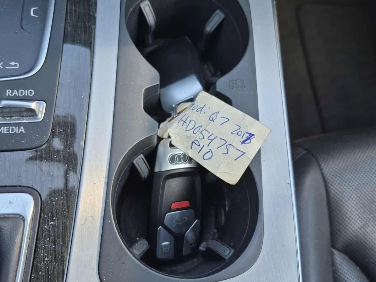 Audi Q7 * 3.0T PROGRESSIV * ПАНОРАМА * ДИСТРОНИК * 7-МЕСТН - изображение 8