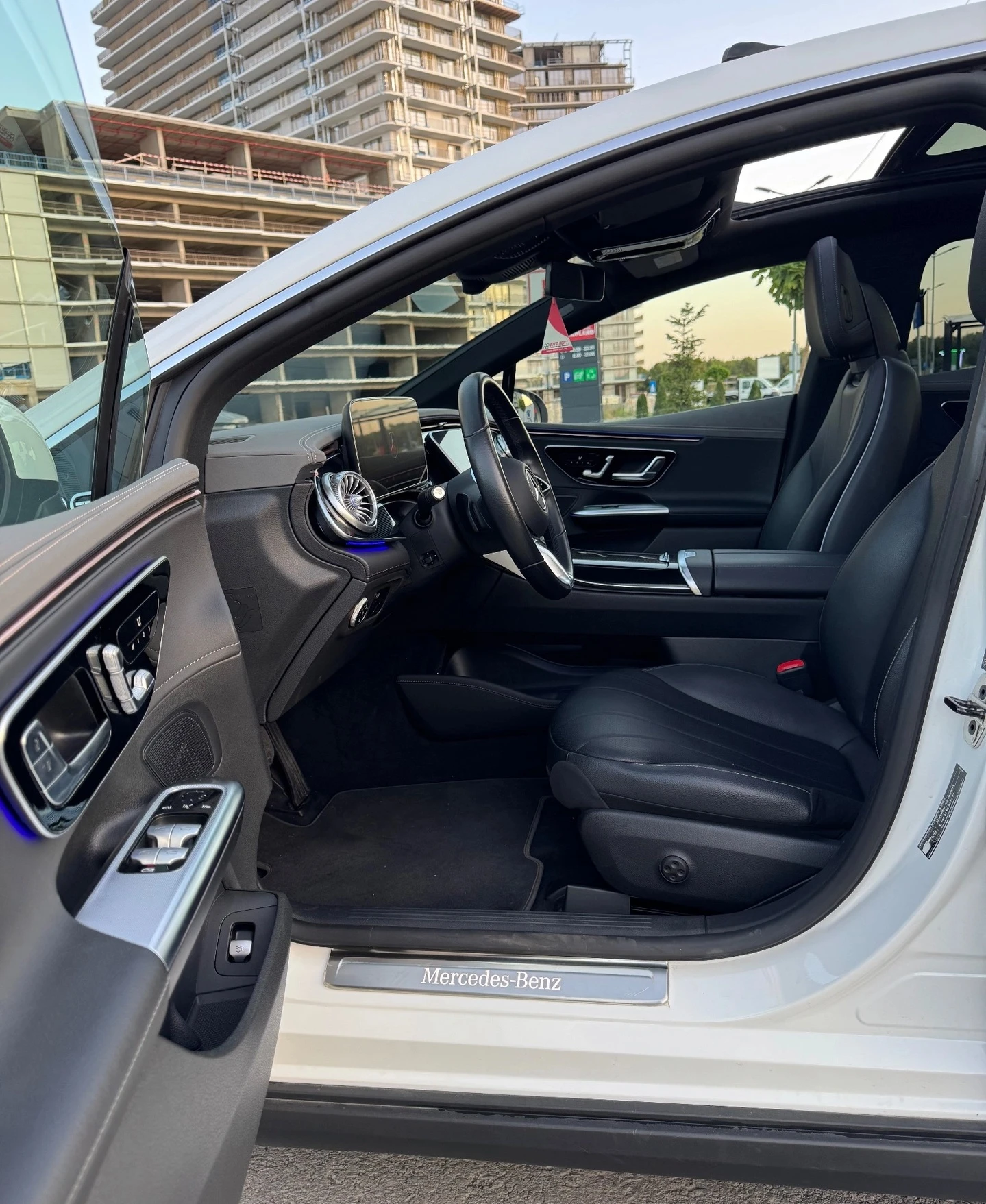 Mercedes-Benz EQE 350+ , снимка 5 - Автомобили и джипове - 54217822