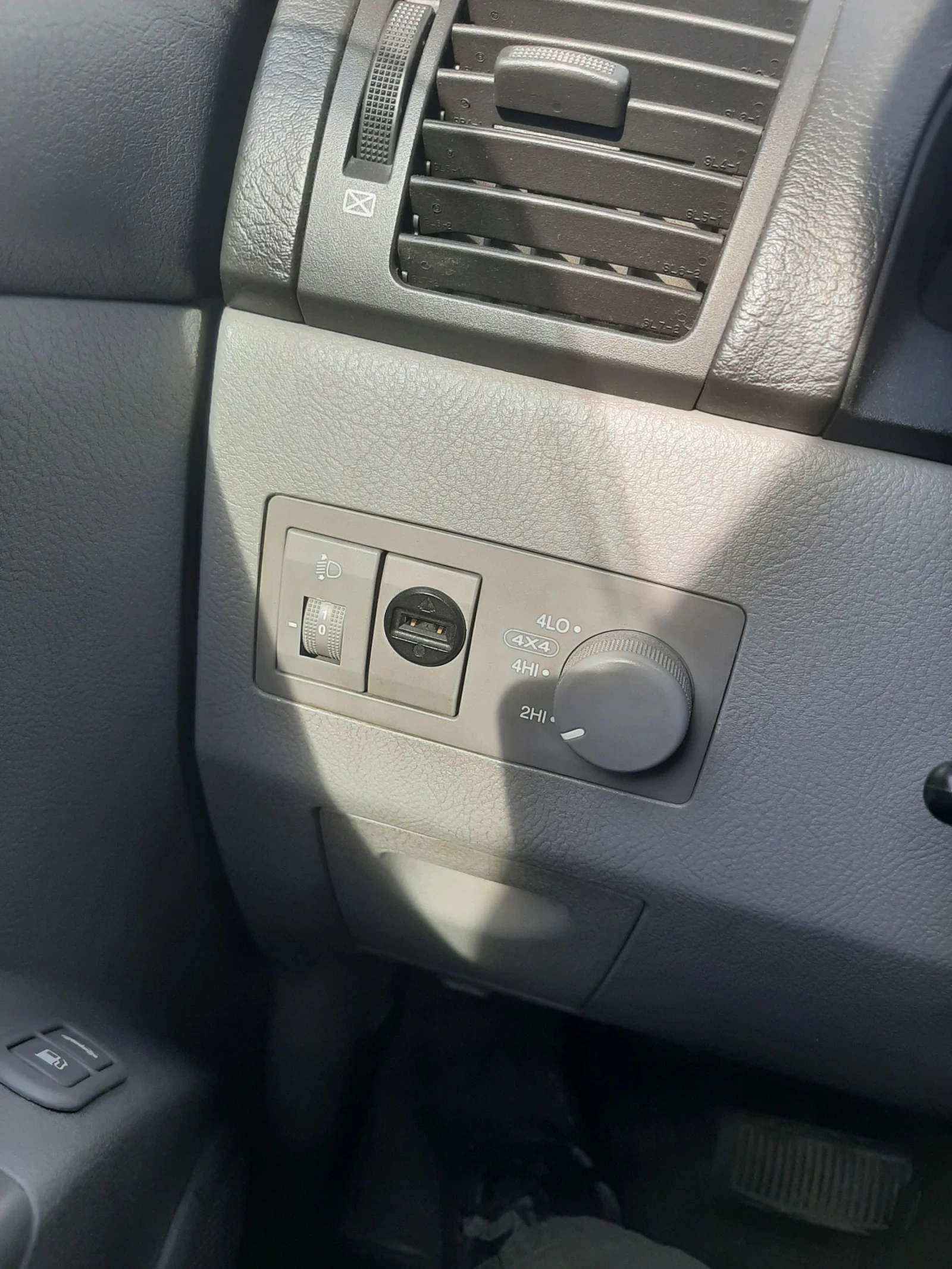 Kia Sorento MK1, снимка 7 - Автомобили и джипове - 54358127