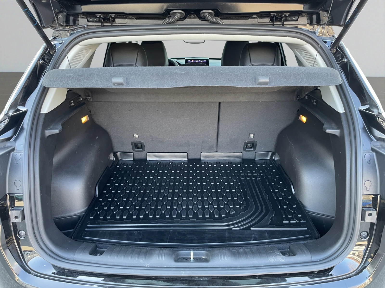 Jeep Compass LIMITED 1.5 e-Hybrid 48V Petrol 130 hp 7-DCT, снимка 15 - Автомобили и джипове - 54502292