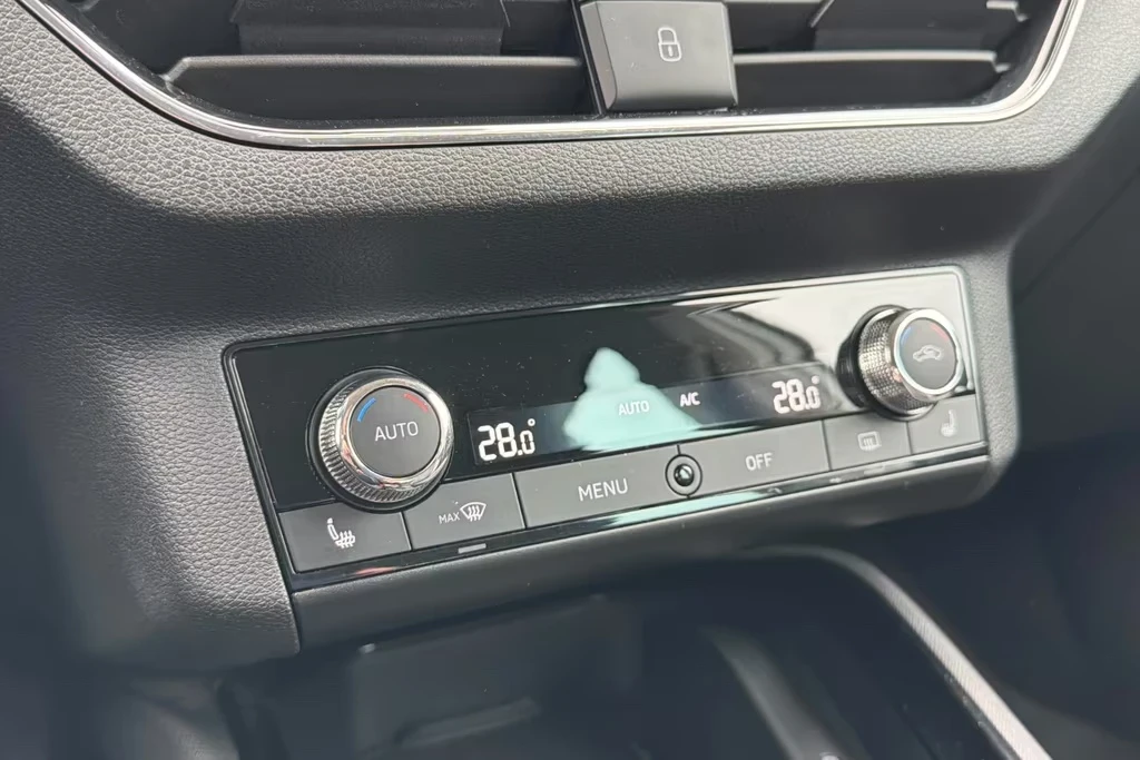 Skoda Kamiq 1.5 DSG STYLE 150hp DK, снимка 15 - Автомобили и джипове - 54898171