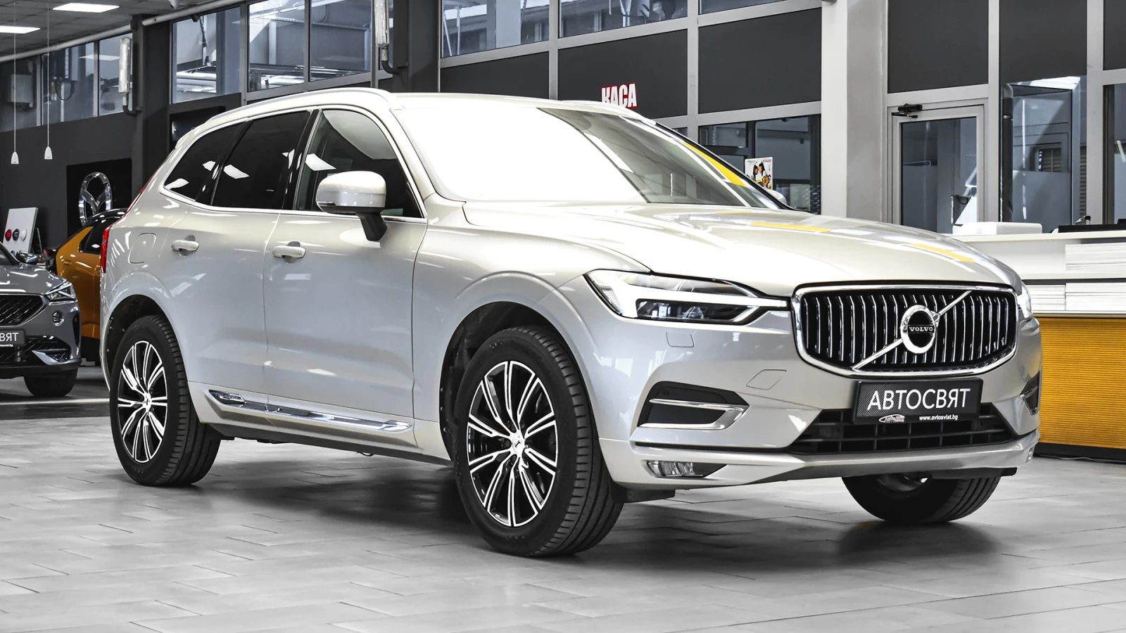 Volvo XC60 Inscription 2.0 D4 4x4 Automatic, снимка 5 - Автомобили и джипове - 55529127