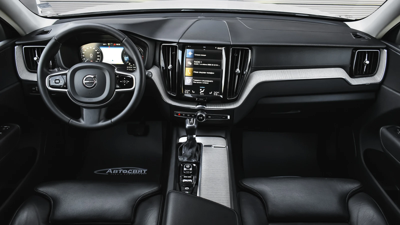 Volvo XC60 Inscription 2.0 D4 4x4 Automatic, снимка 8 - Автомобили и джипове - 55529127