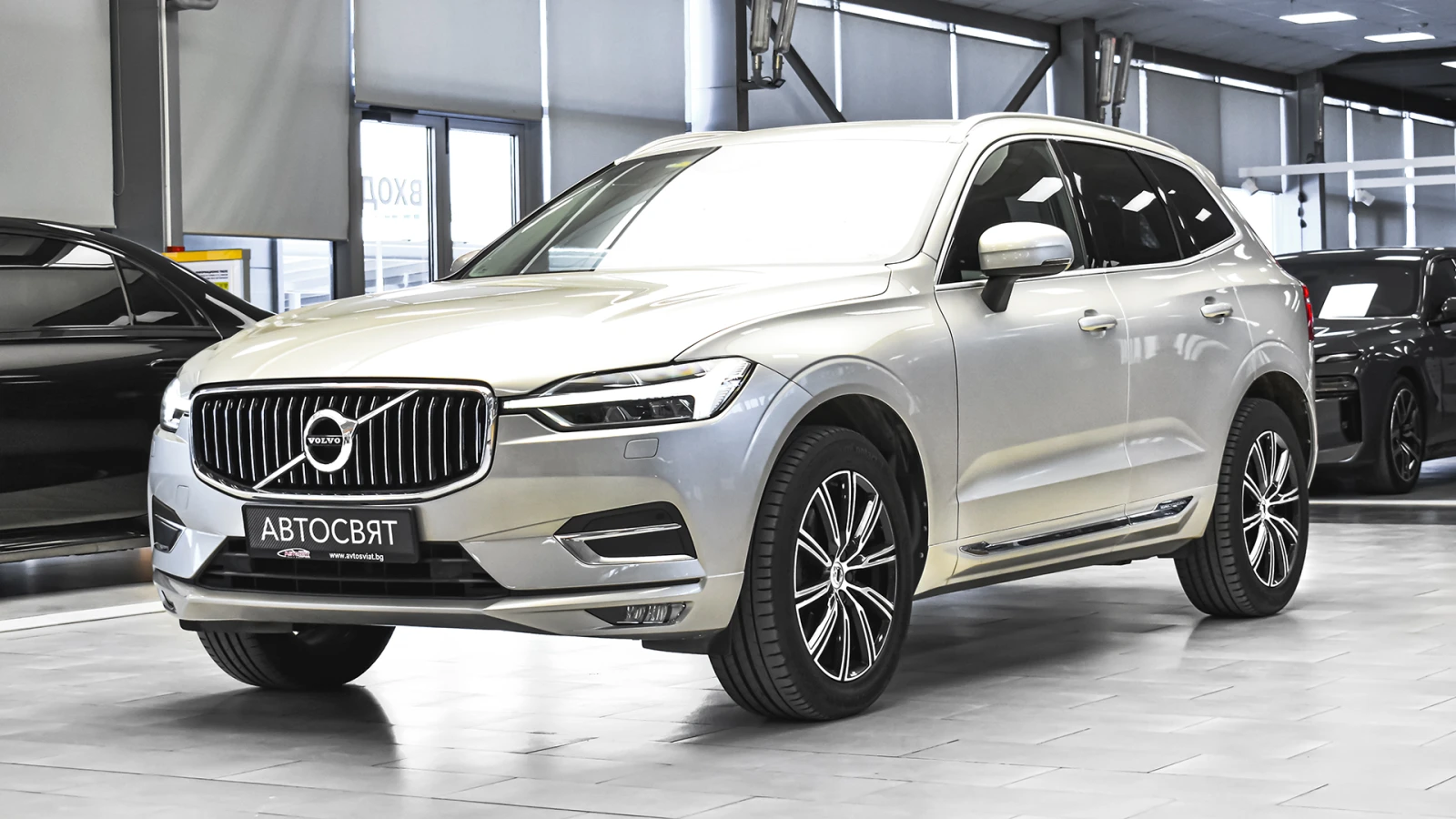 Volvo XC60 Inscription 2.0 D4 4x4 Automatic, снимка 4 - Автомобили и джипове - 55529127