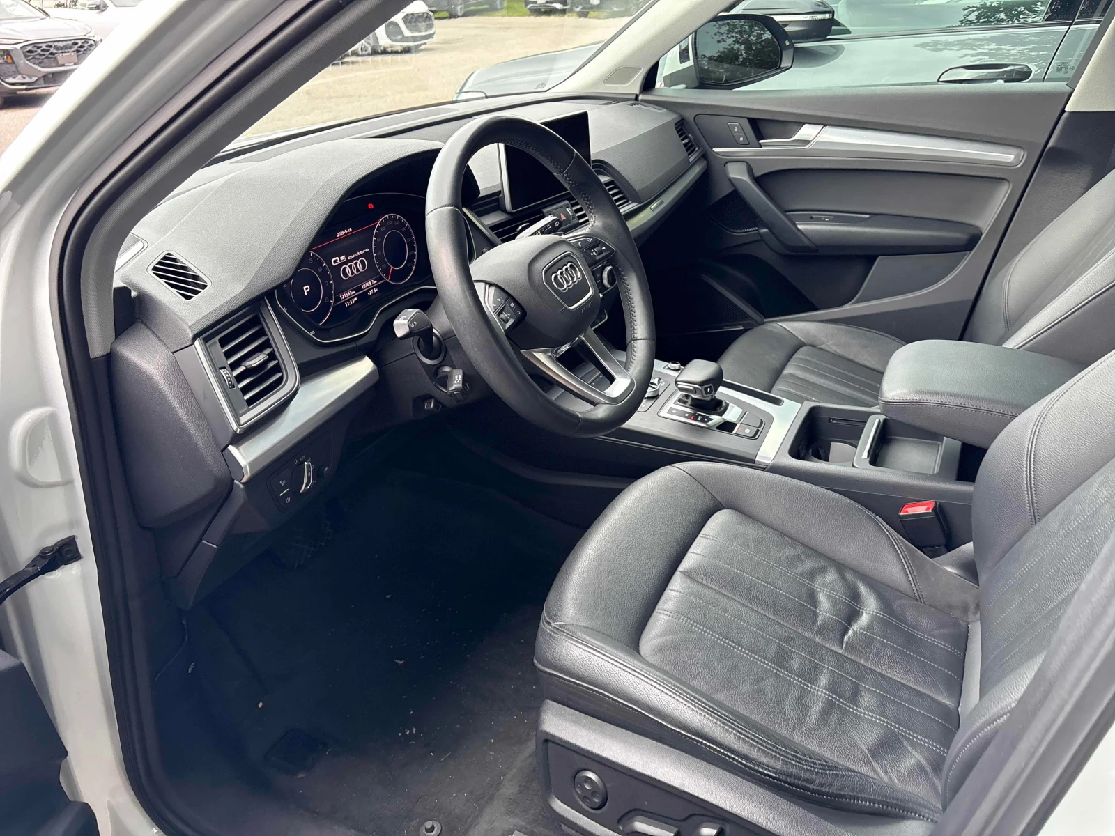 Audi Q5 * Technik * CARFAX * ЦЕНА ДО БГ, снимка 9 - Автомобили и джипове - 56129633