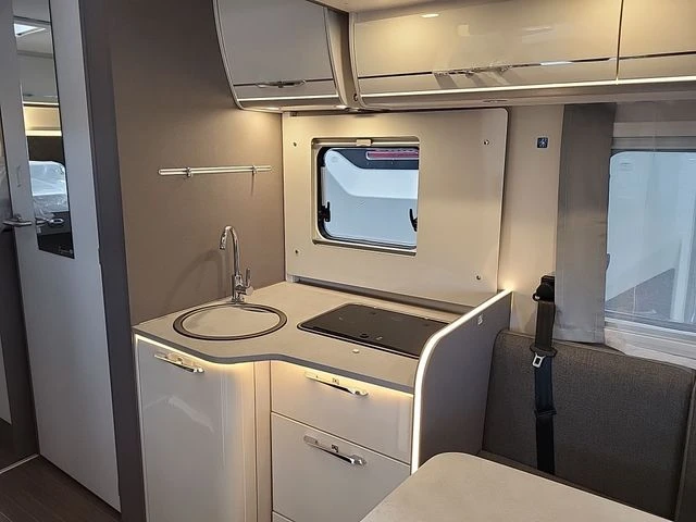 Кемпер HYMER / ERIBA  Etrusco T 7400 SB Autom. F2F - изображение 5